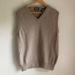 Lord & Taylor men’s lambs wool beige Sweater vest